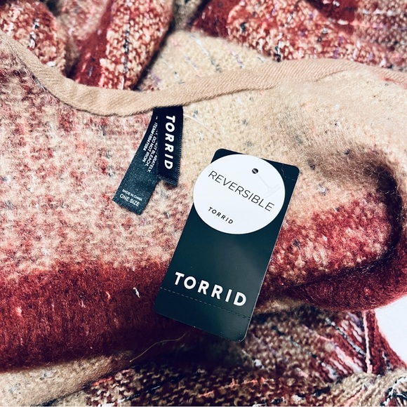 ✨NWT Torrid Reversible Ruana - Picture 8 of 8